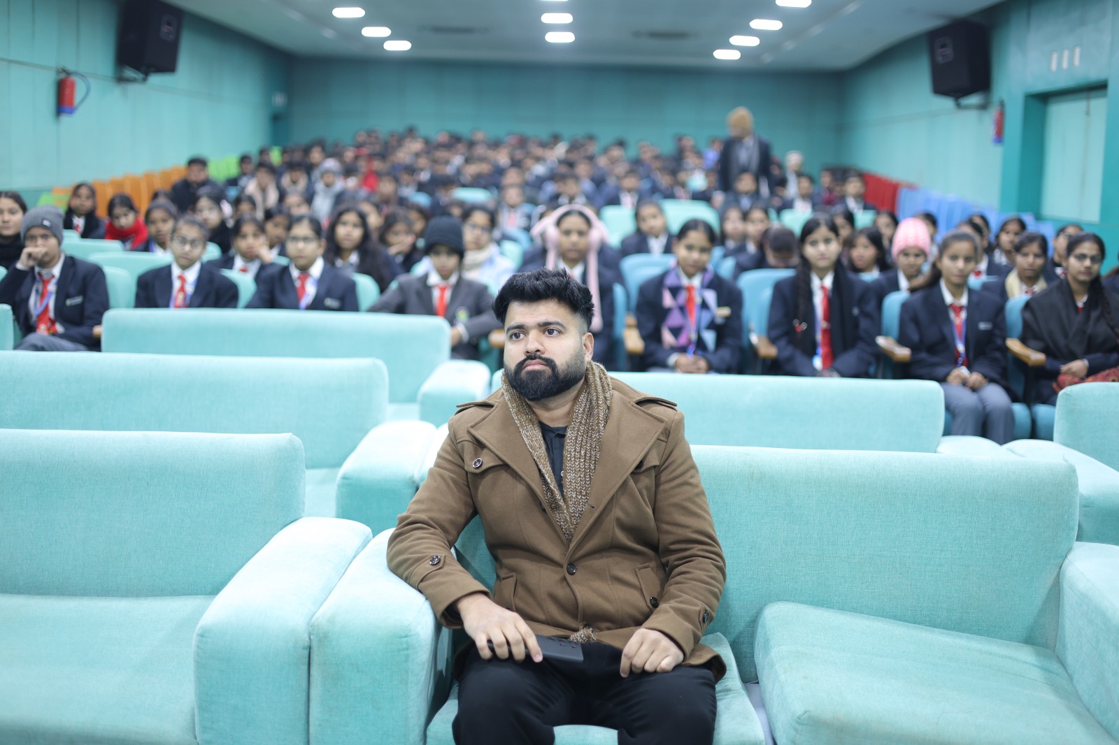 Alumni Return to Light the Path for Young Minds